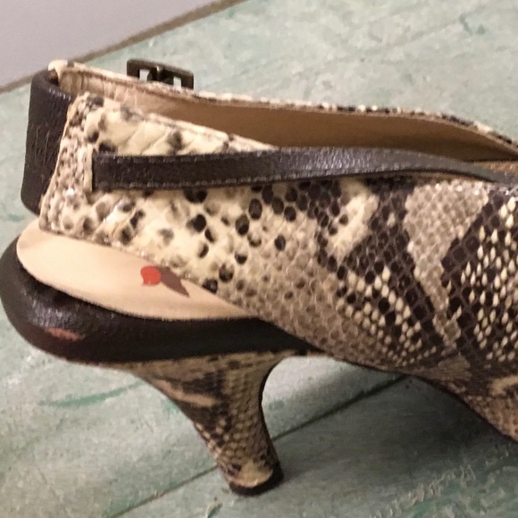 Faryl Robin Shoes - Women's Faryl Robin snakeskin-look slingback wedge